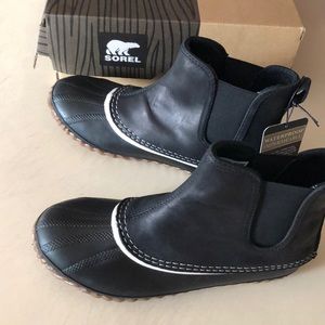 NWT sorel out n about Chelsea boot size 7.5